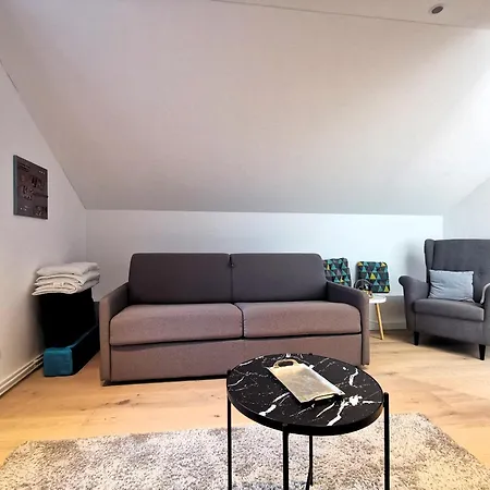 Bohnapartments Luxury Berlin - 210qm - Wintergarten - Kamin - 4 Kostenlose Parkplaetze - 6 Schlafzimmer - Neubau - Luxusausstattung Birkenwerder