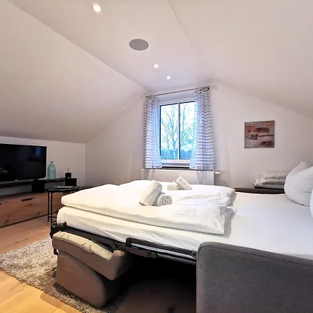 Bohnapartments Luxury Berlin - 210qm - Wintergarten - Kamin - 4 Kostenlose Parkplaetze - 6 Schlafzimmer - Neubau - Luxusausstattung