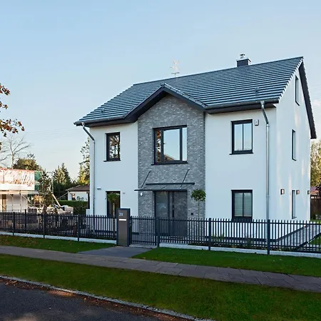 Вилла Bohnapartments Luxury Berlin - 210qm - Wintergarten - Kamin - 4 Kostenlose Parkplaetze - 6 Schlafzimmer - Neubau - Luxusausstattung *