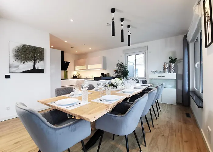 Bohnapartments Luxury Berlin - 210qm - Wintergarten - Kamin - 4 Kostenlose Parkplaetze - 6 Schlafzimmer - Neubau - Luxusausstattung ビルケンヴェルダー