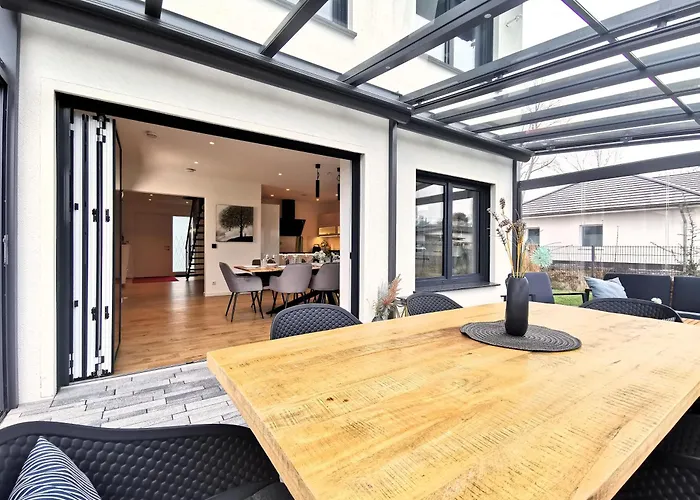 Bohnapartments Luxury Berlin - 210qm - Wintergarten - Kamin - 4 Kostenlose Parkplaetze - 6 Schlafzimmer - Neubau - Luxusausstattung ヴィラ *