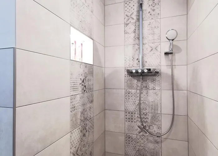 ヴィラ Bohnapartments Luxury Berlin - 210qm - Wintergarten - Kamin - 4 Kostenlose Parkplaetze - 6 Schlafzimmer - Neubau - Luxusausstattung *