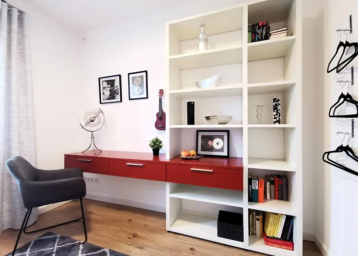 Bohnapartments Luxury Berlin - 210qm - Wintergarten - Kamin - 4 Kostenlose Parkplaetze - 6 Schlafzimmer - Neubau - Luxusausstattung ビルケンヴェルダー