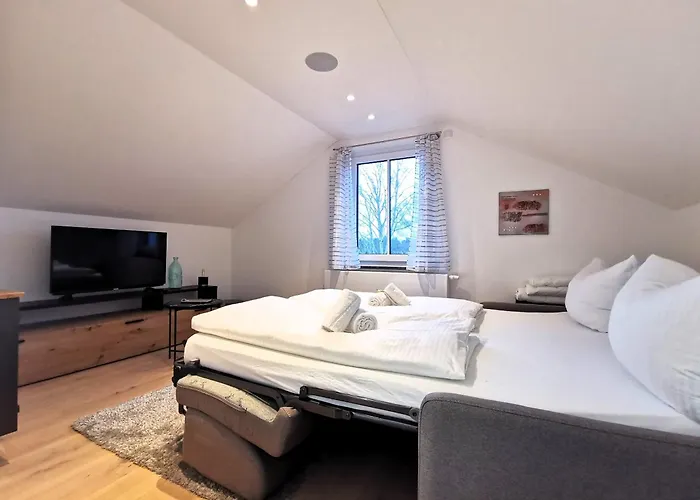 Bohnapartments Luxury Berlin - 210qm - Wintergarten - Kamin - 4 Kostenlose Parkplaetze - 6 Schlafzimmer - Neubau - Luxusausstattung