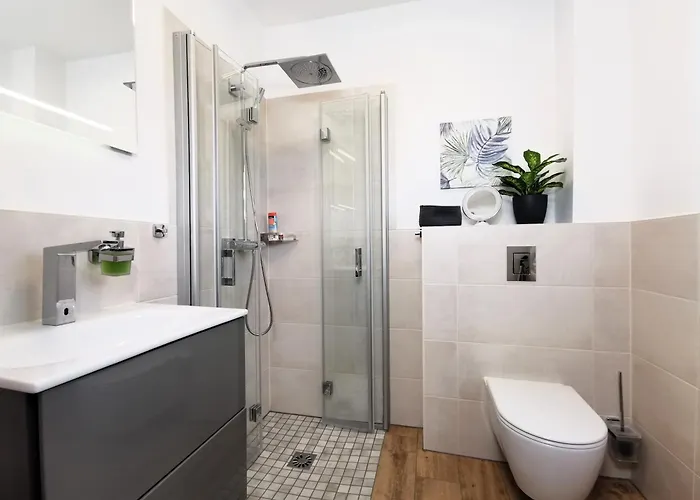 Bohnapartments Luxury Berlin - 210qm - Wintergarten - Kamin - 4 Kostenlose Parkplaetze - 6 Schlafzimmer - Neubau - Luxusausstattung ヴィラ ビルケンヴェルダー